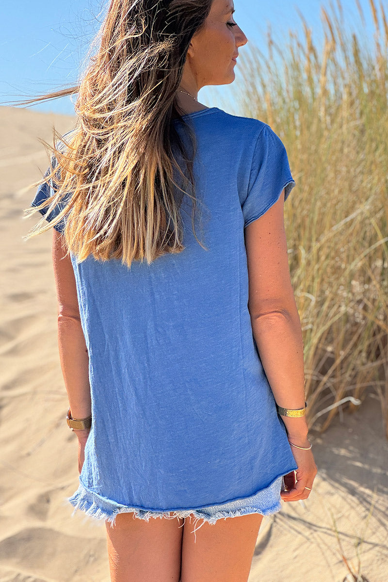 Tshirt bleu jean manches courtes col V rock and roll en bouclettes rose