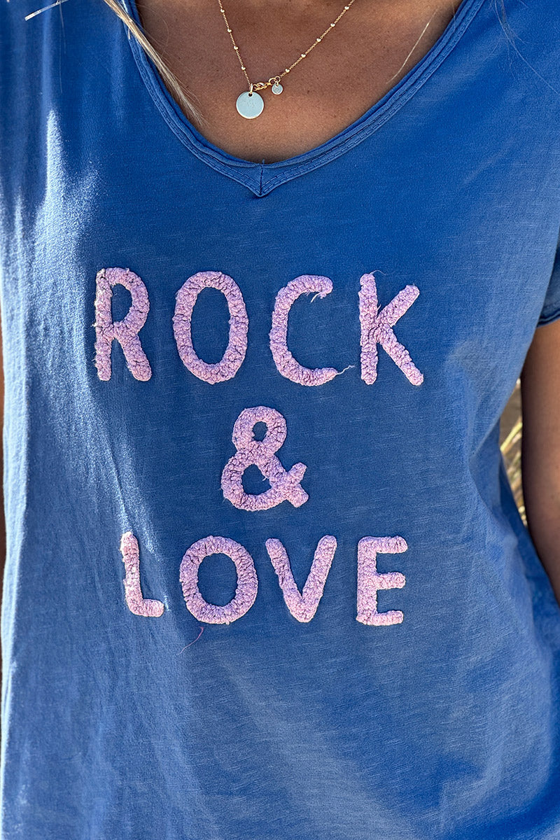 Tshirt bleu jean manches courtes col V rock and roll en bouclettes rose