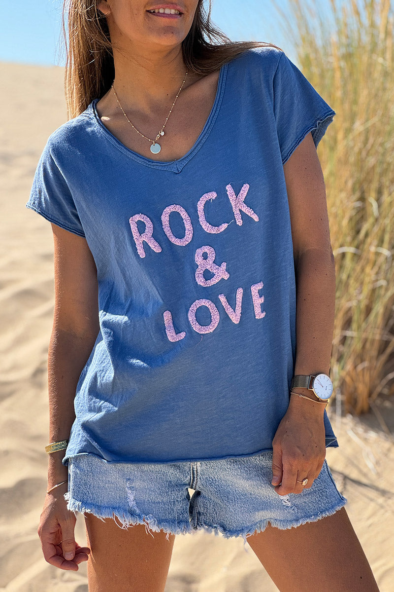 Tshirt bleu jean manches courtes col V rock and roll en bouclettes rose