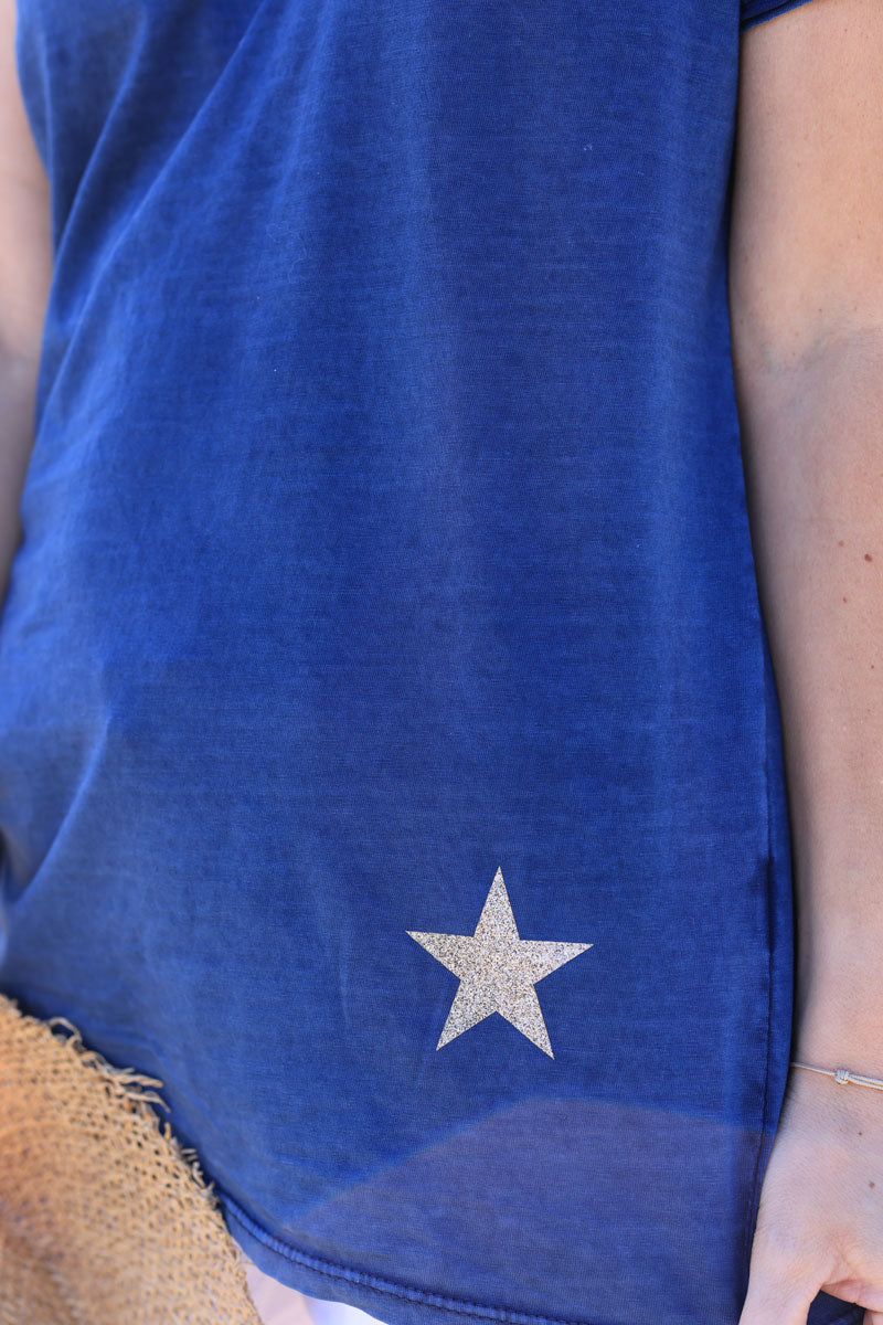 T-shirt bleu marine délavé col v en coton étoile brillante dorée dans le bas