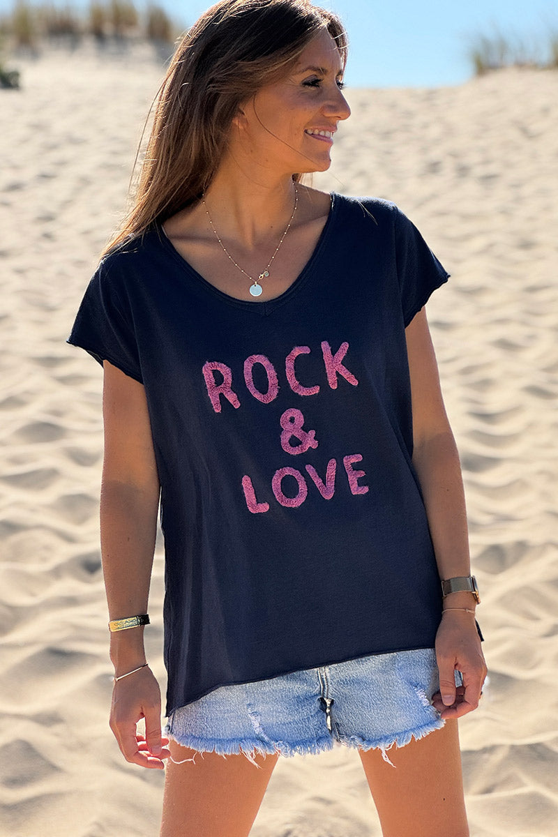 Tshirt bleu marine manches courtes col V rock and roll en bouclettes rose