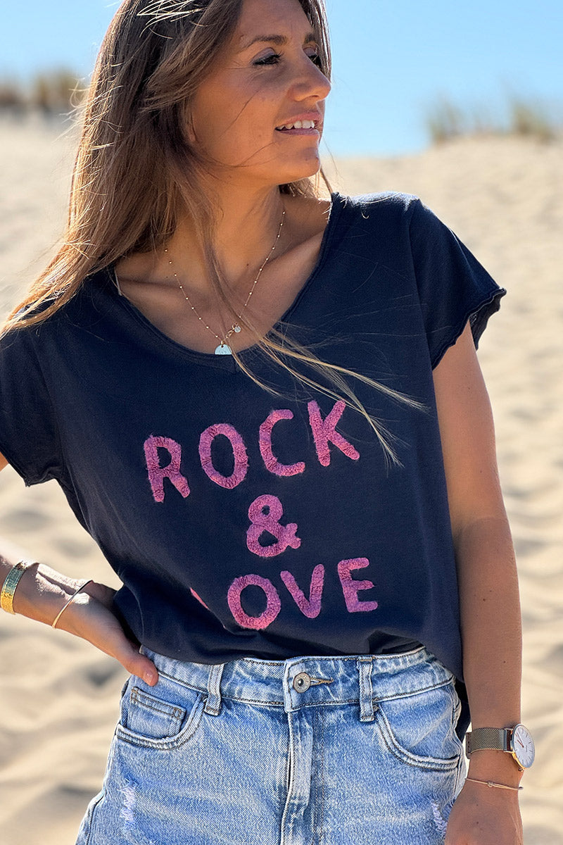 Tshirt bleu marine manches courtes col V rock and roll en bouclettes rose