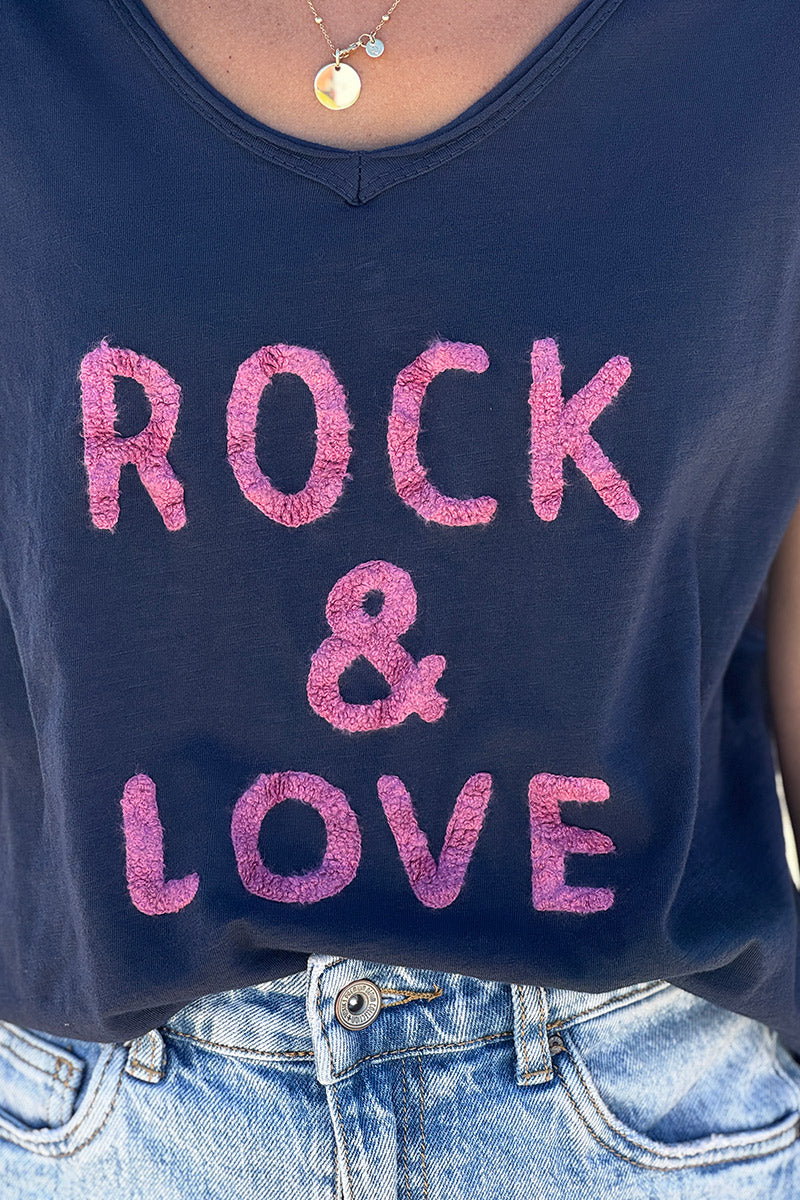 Tshirt bleu marine manches courtes col V rock and roll en bouclettes rose