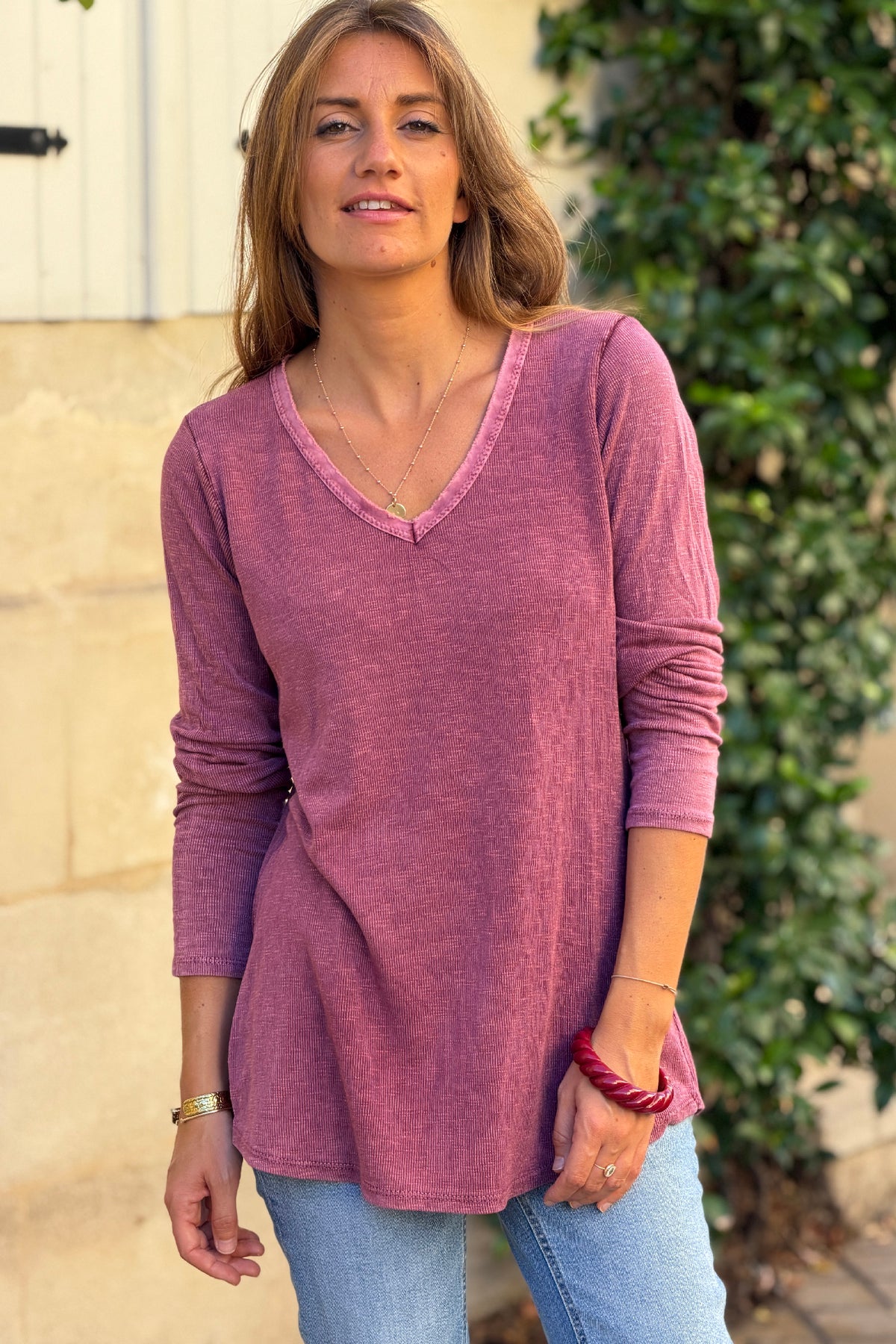 Tshirt bordeaux délavé en coton manches longues col v détail franges