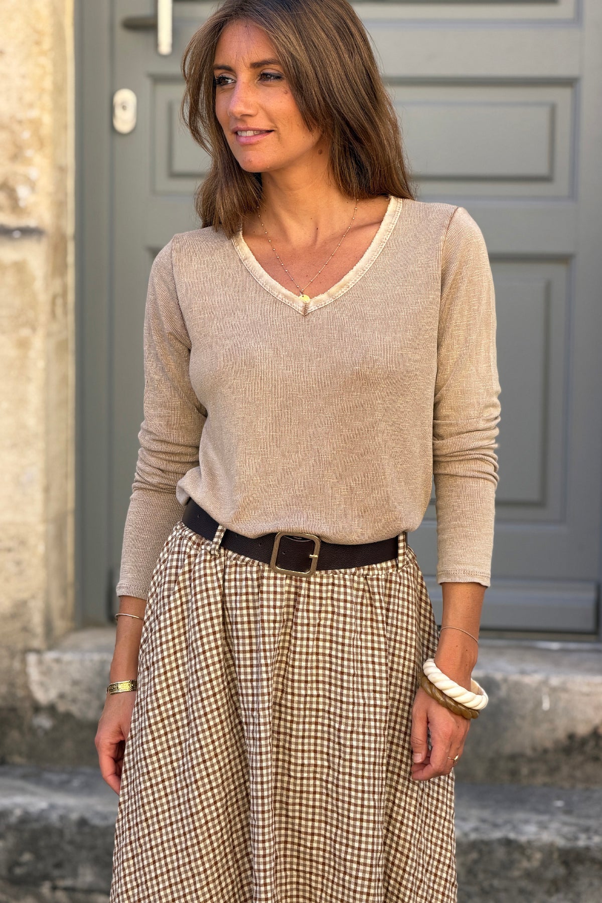 Tshirt camel delavé en coton manches longues col v détail franges