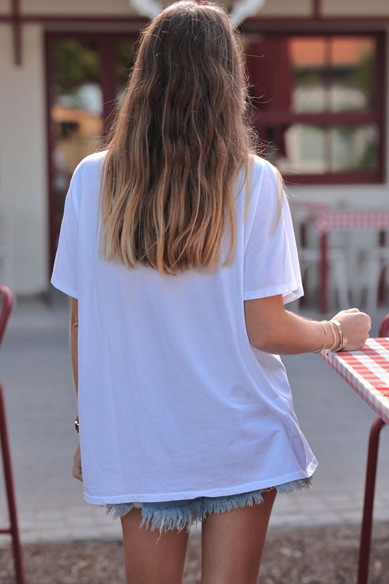 Tshirt coupe loose blanc en coton imprimé voiture jaune et hortensia