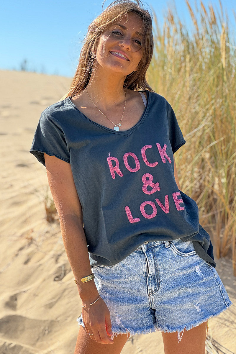 Tshirt gris foncé manches courtes col V rock and roll en bouclettes rose
