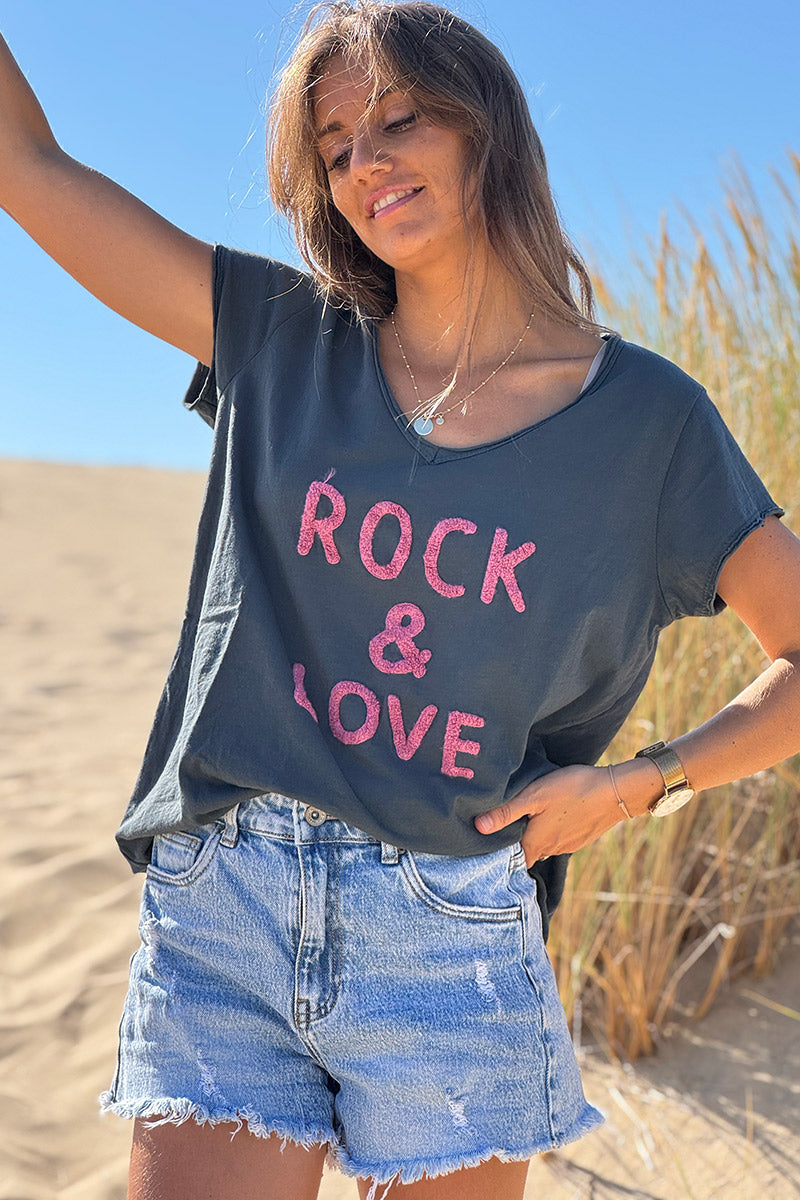 Tshirt gris foncé manches courtes col V rock and roll en bouclettes rose