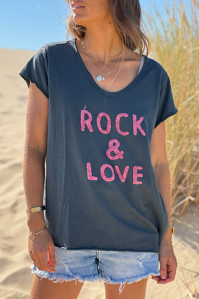 Tshirt gris foncé manches courtes col V rock and roll en bouclettes rose