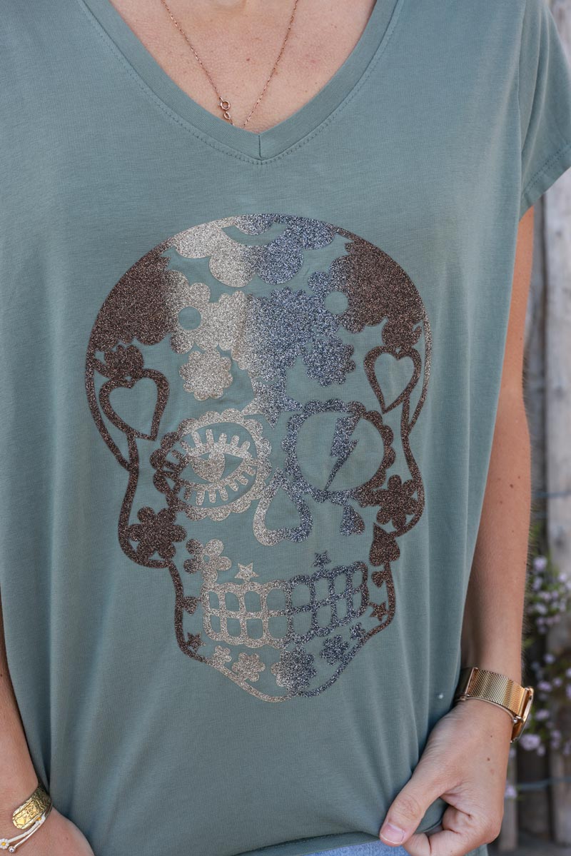 T-shirt kaki col V manches courtes tête de mort mexicaine en pailettes dégradées