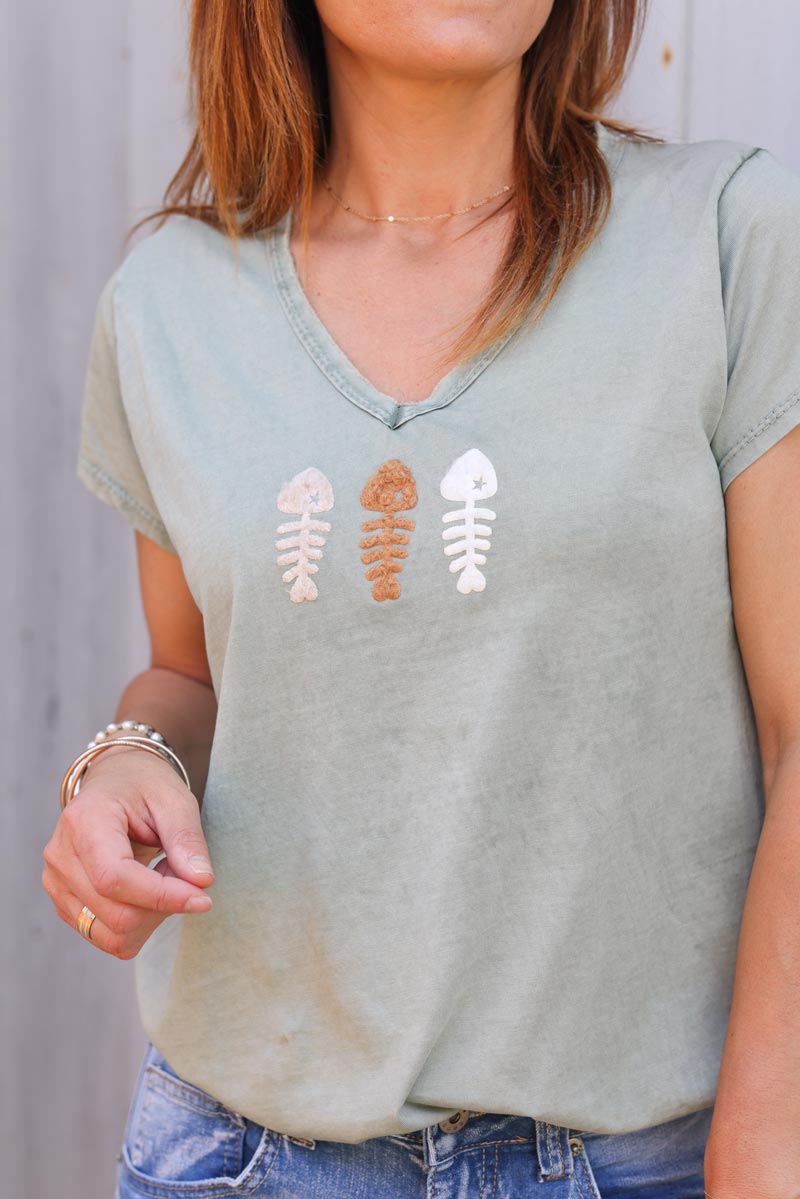 Khaki V-neck cotton tshirt with trio fish