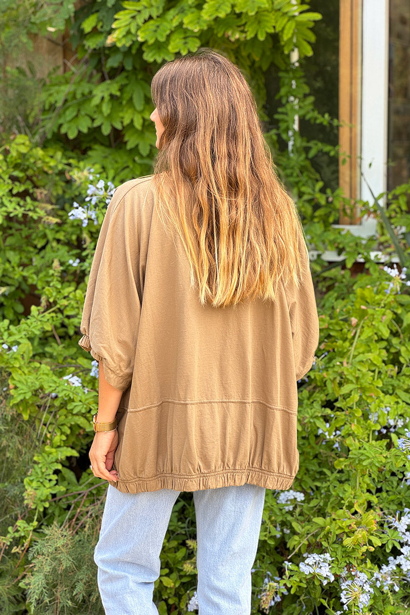 Tshirt large et loose camel en coton détail couture élastique manches et bas
