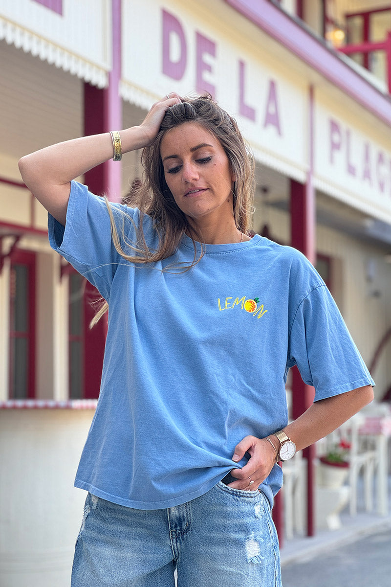 Tshirt loose bleu jean délavé col rond manches courtes inscription lemon devant et gros citron dos