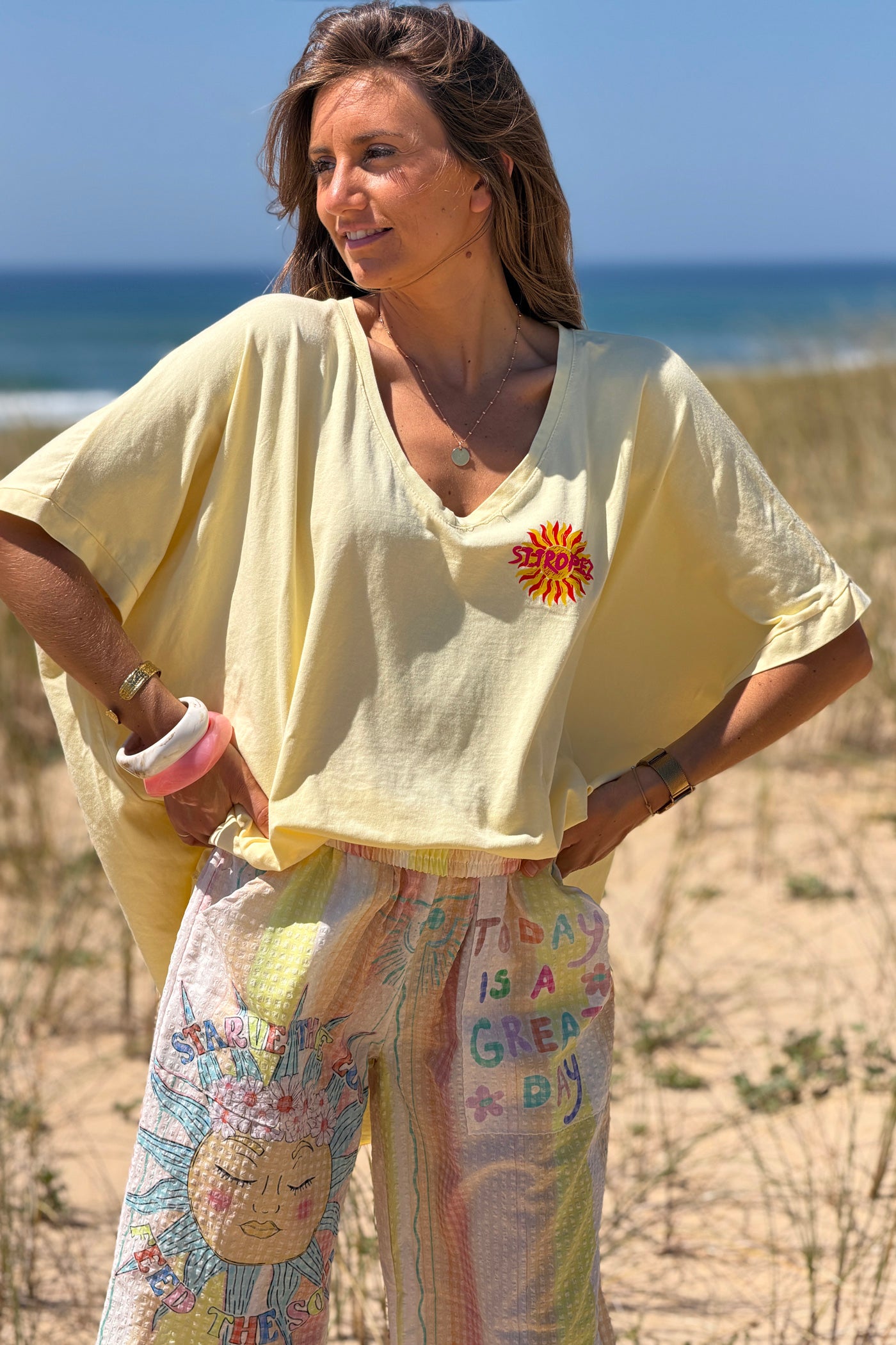 Tshirt loose oversize et stretch jaune motif Soleil St tropez