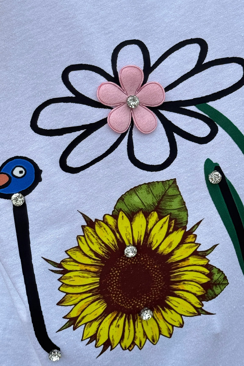 T-shirt manches courtes blanc col V logo love et fleurs en transfert avec strass