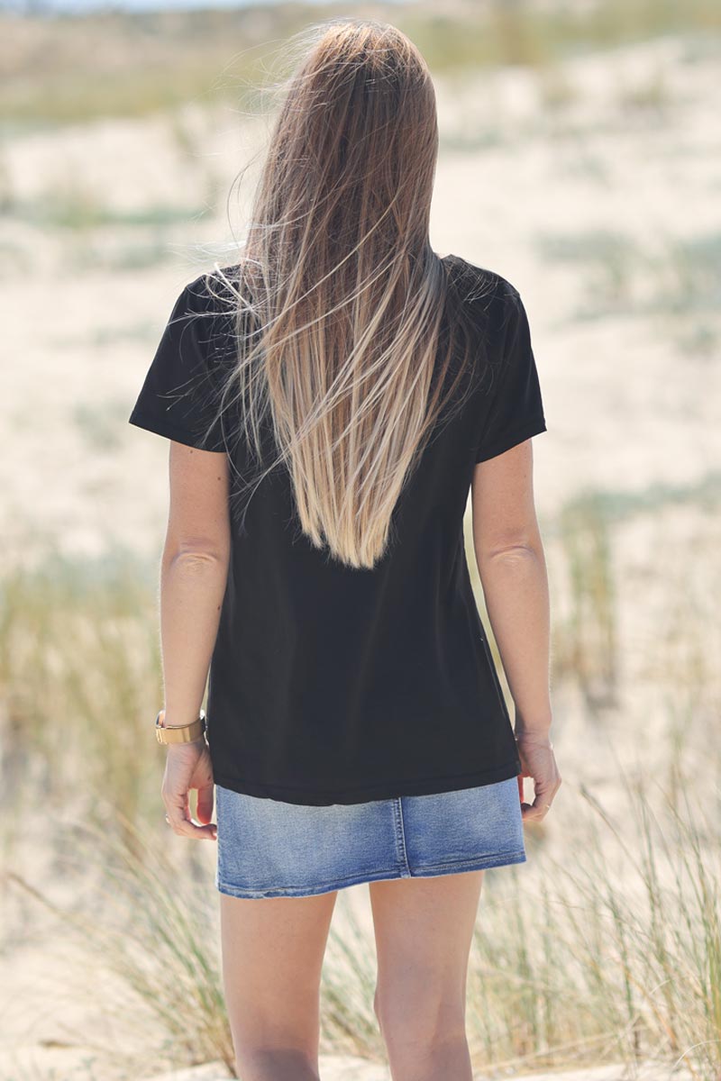 T-shirt noir col V message champagne s'il vous plait