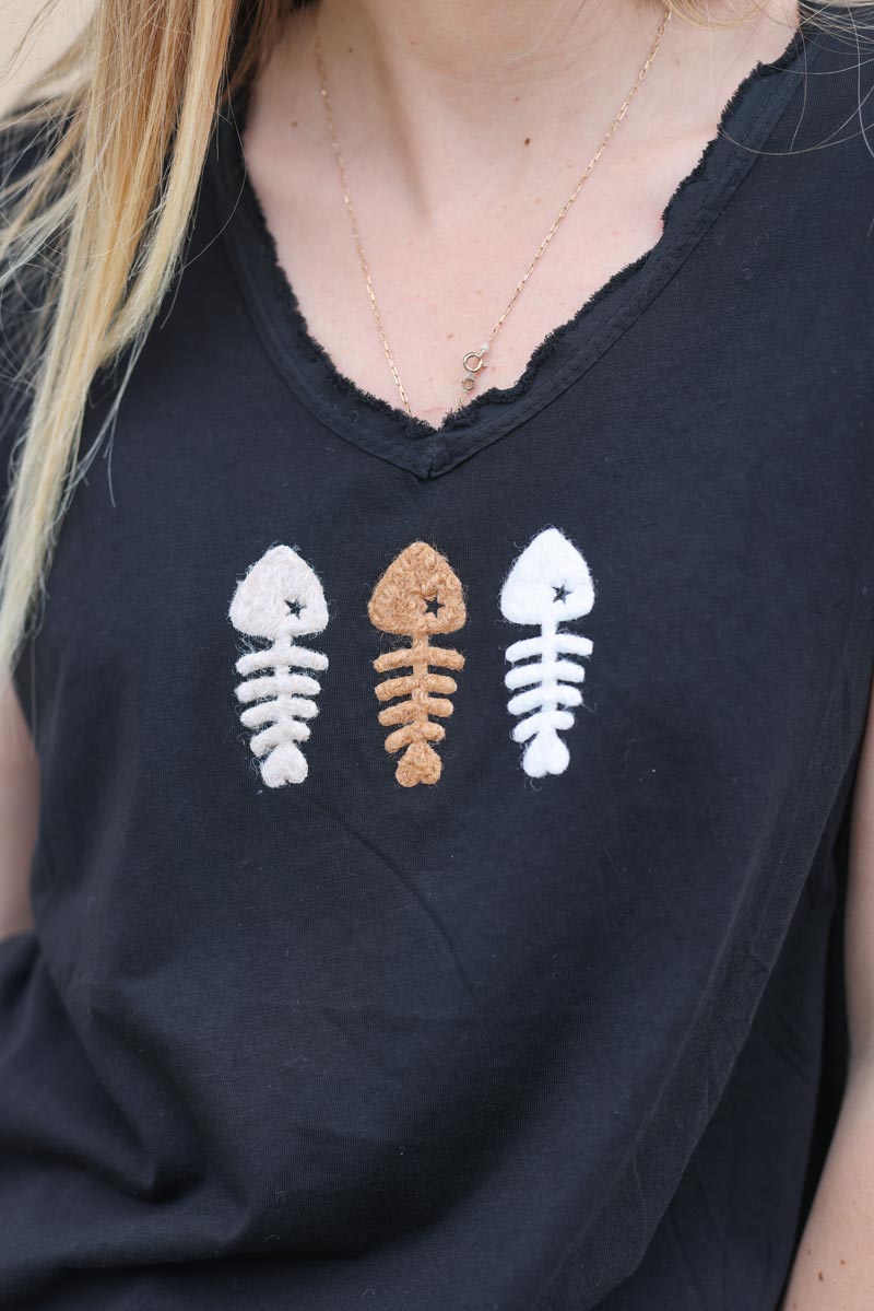 Tshirt noir coton col v franges trio poissons bouclettes g171 (1)