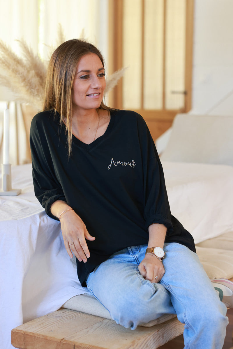 T-shirt noir en coton manches longues broderie Amour fils colorés col v