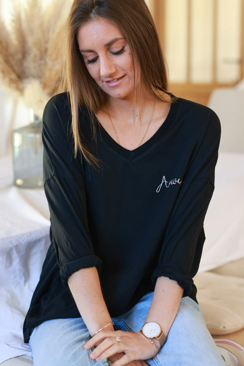 T-shirt noir en coton manches longues broderie Amour fils colorés col v