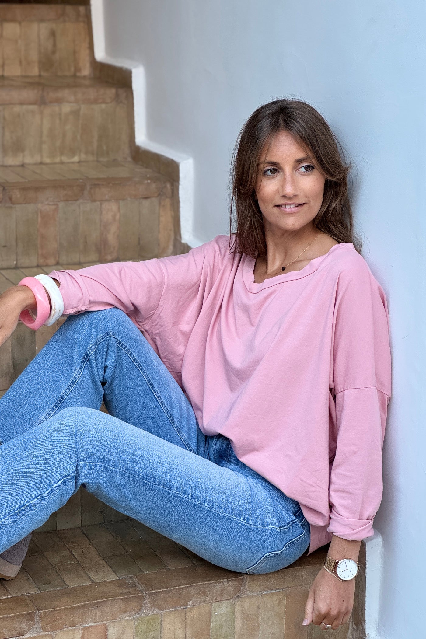 Tshirt rose à manches longues large col rond