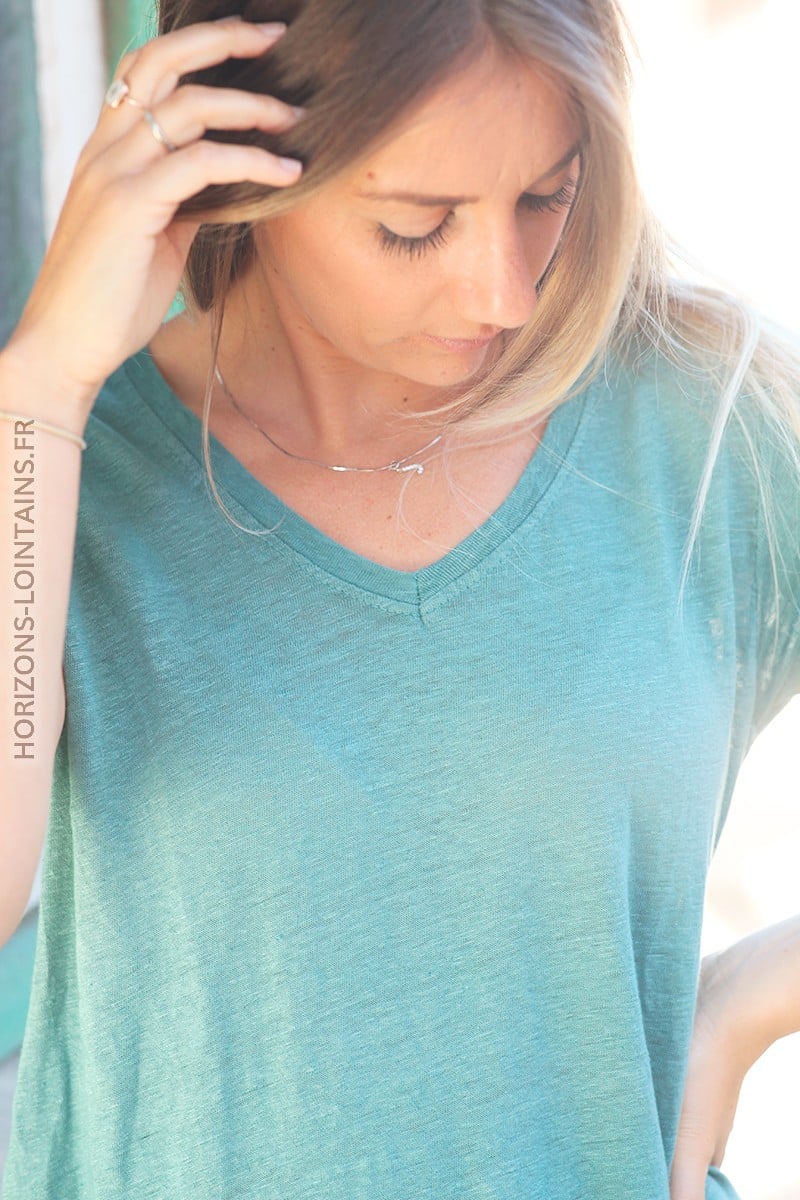 Tshirt vert céladon col V basique en lin D129 2