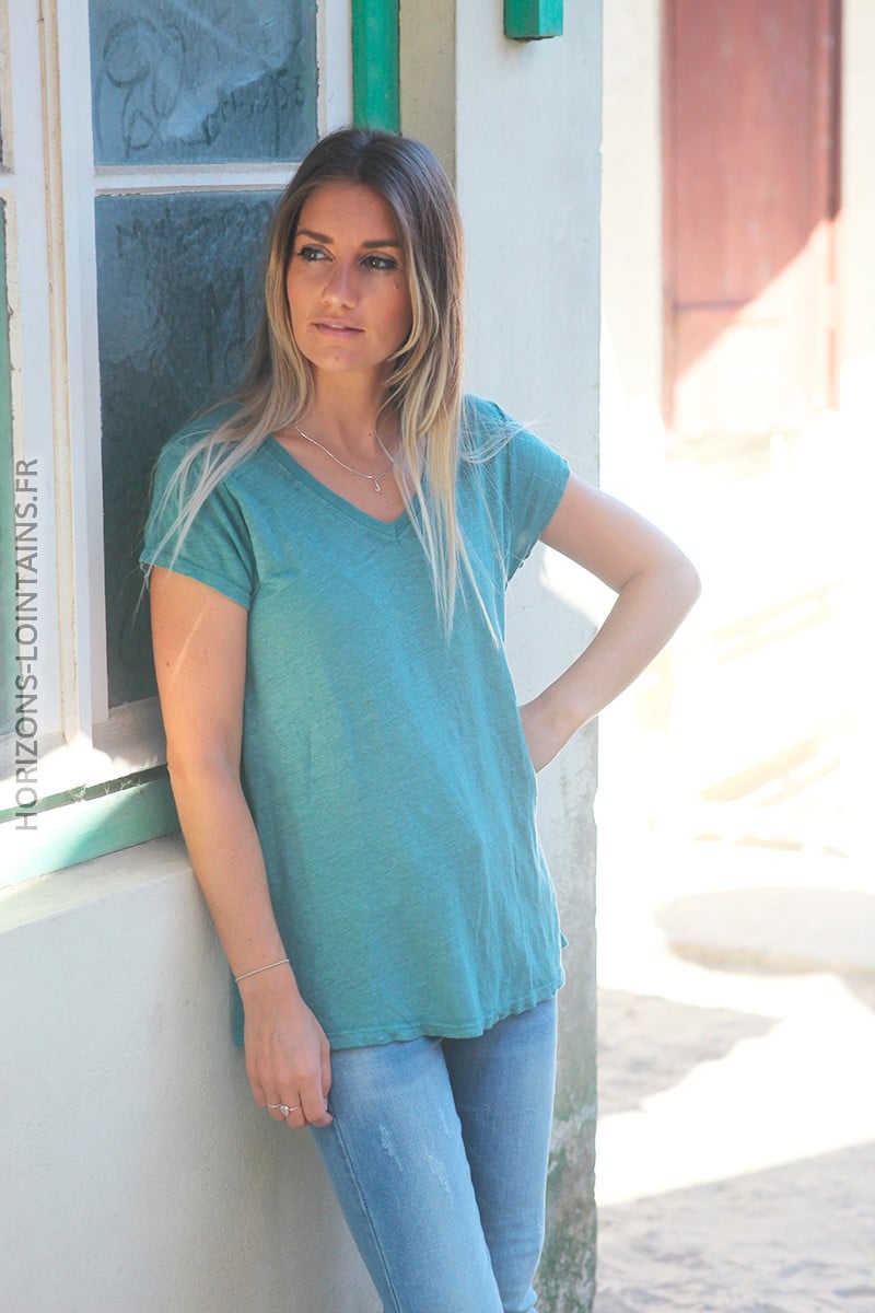 Tshirt vert céladon col V basique en lin D129 2