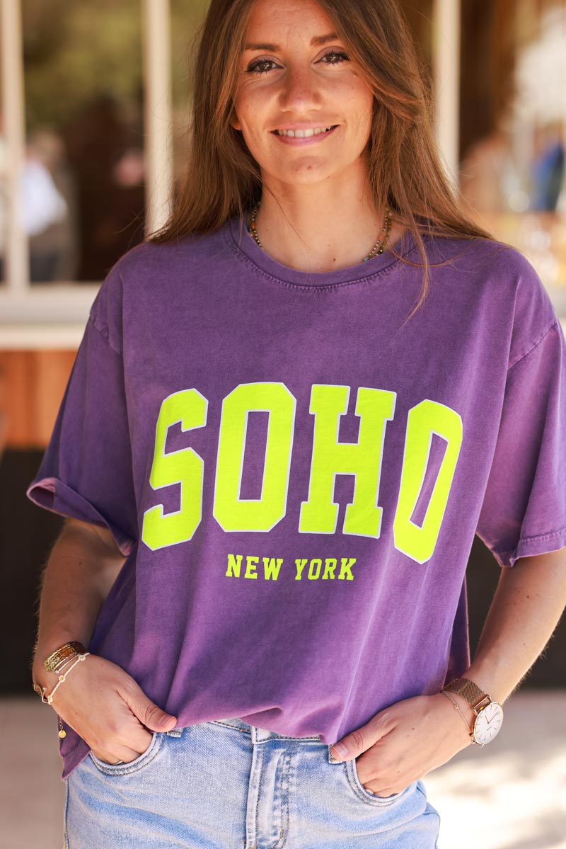 T-shirt violet délavé en coton SOHO New York jaune fluo