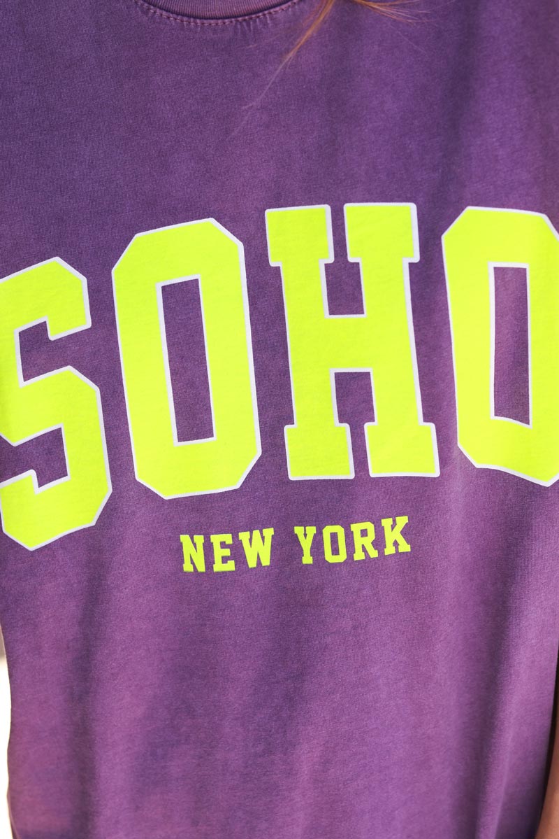 T-shirt violet délavé en coton SOHO New York jaune fluo