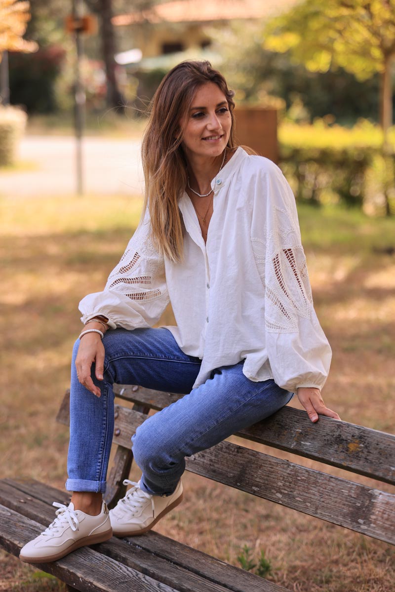 Chemise tunique écrue à boutons manches ajourées motifs en crochet