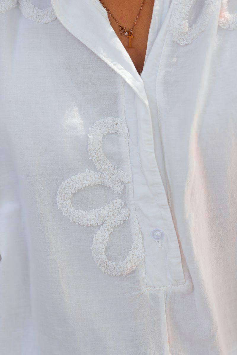 Tunique écrue en voile de coton broderie fleurs bouclettes