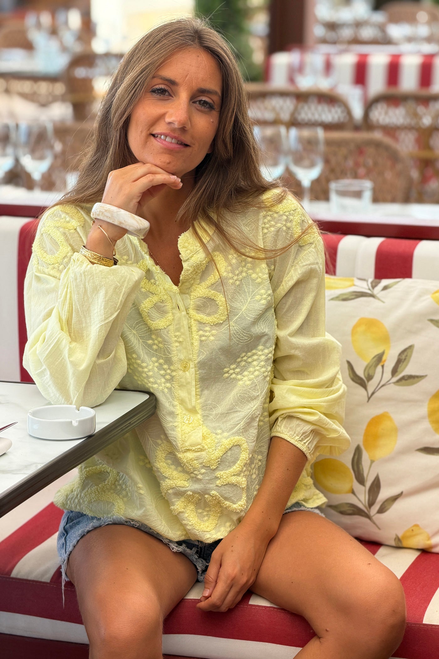Tunique jaune en coton col boutons et broderie fleurs en éponge