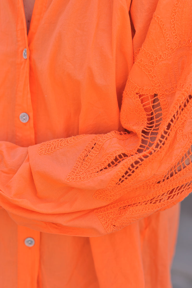 Tunique orange à boutons manches ajourées motifs en crochet