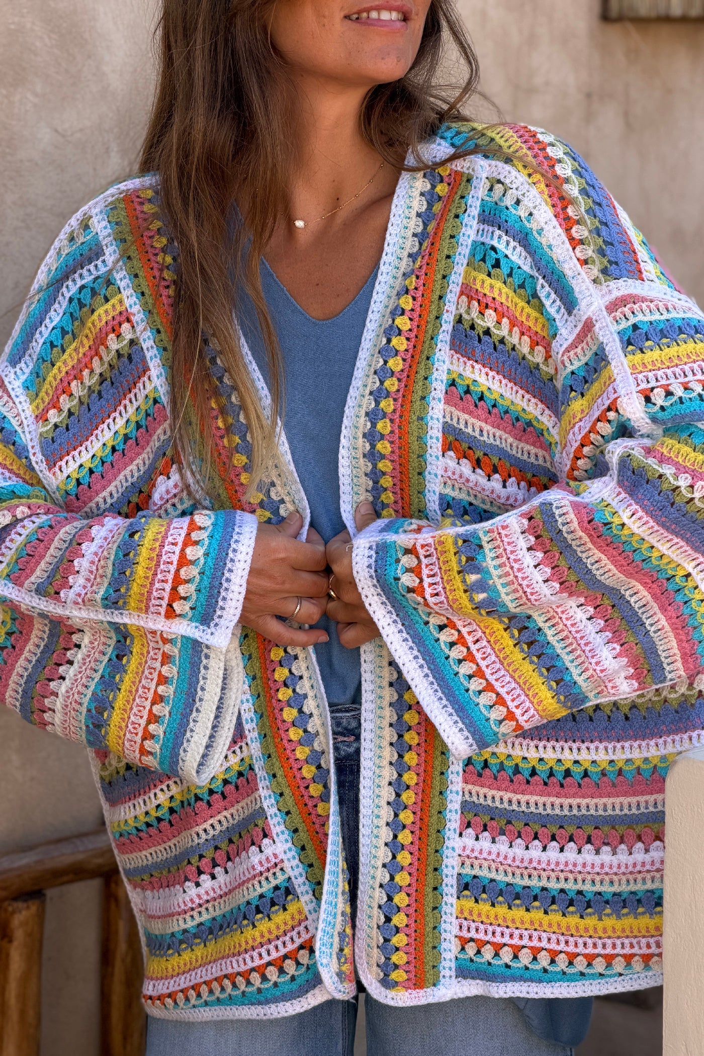 Veste en crochet rayures colorées pastel
