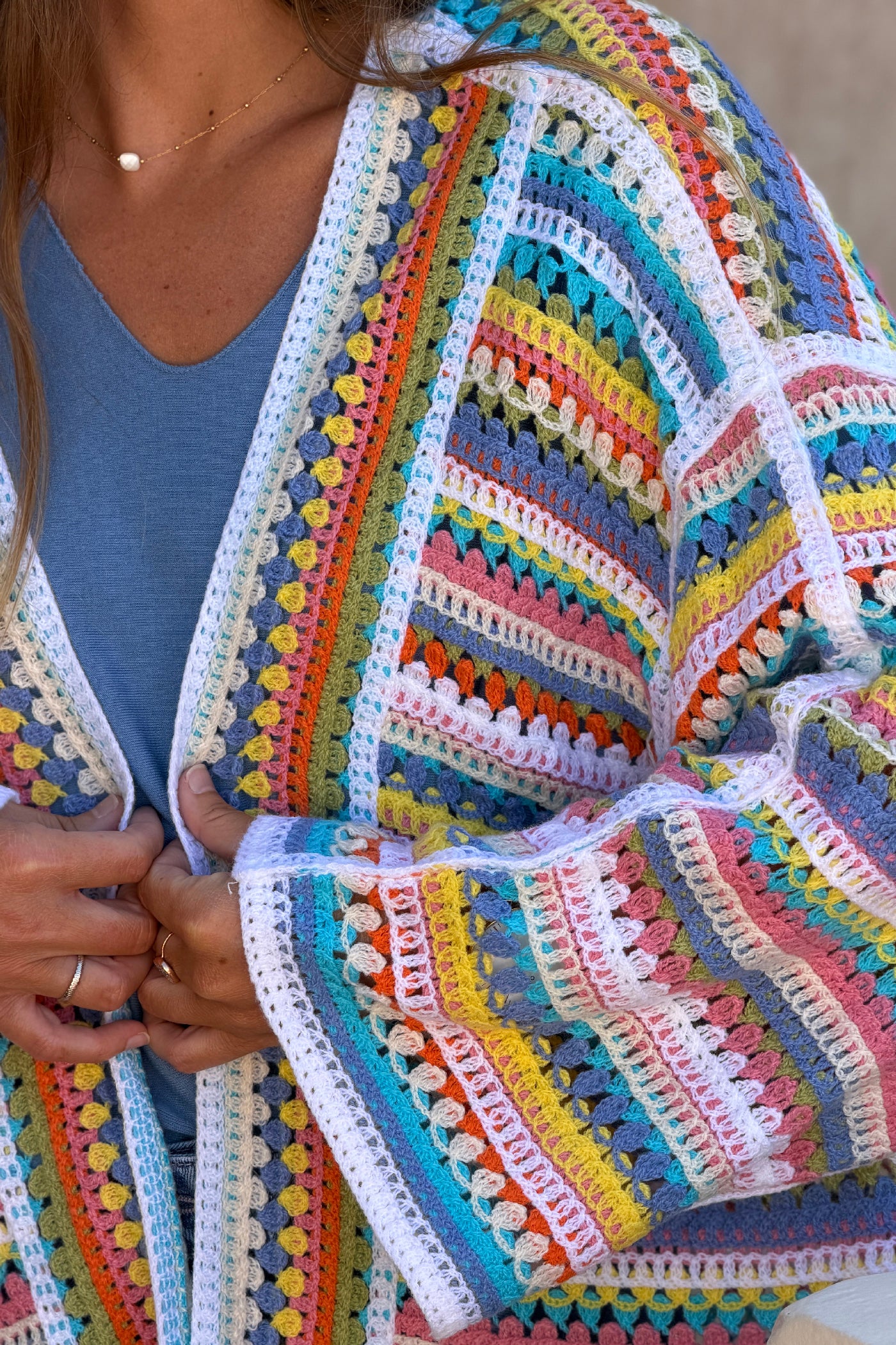 Veste en crochet rayures colorées pastel