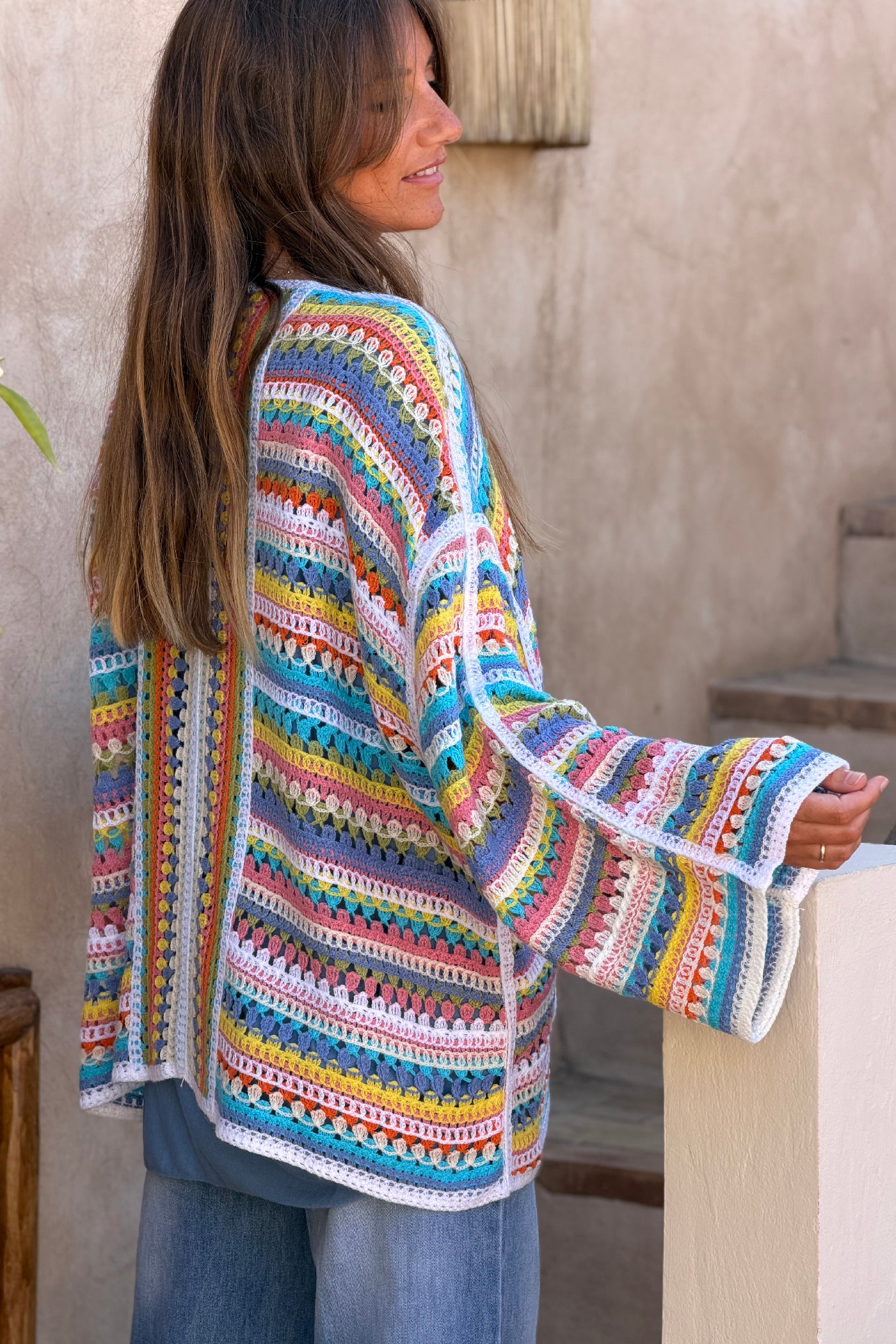 Veste en crochet rayures colorées pastel