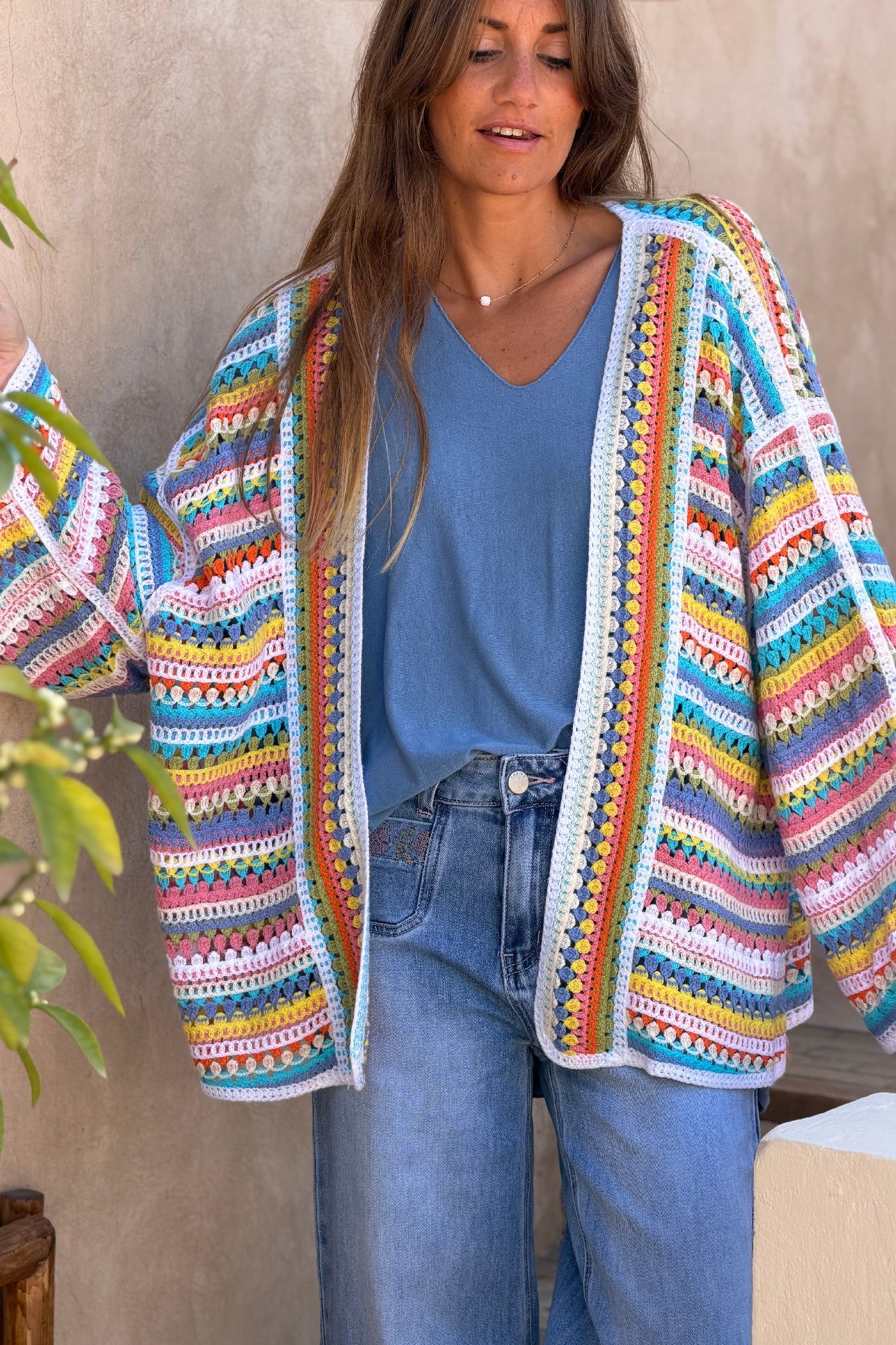 Veste en crochet rayures colorées pastel