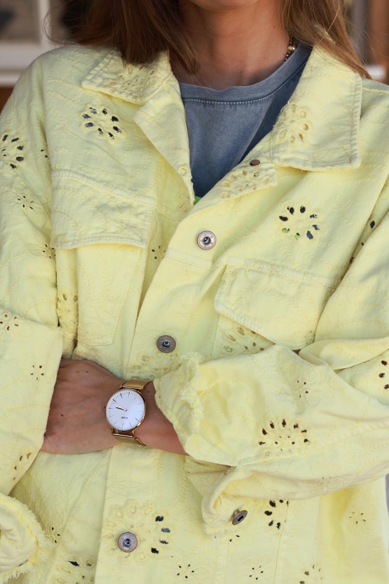 Veste en jean jaune broderie anglaise ajourée et feuillage finitions franges