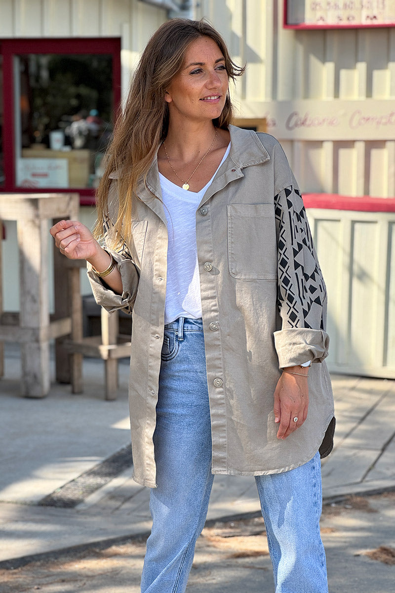 Veste longue en jean beige style surchemise imprimé aztèque au dos