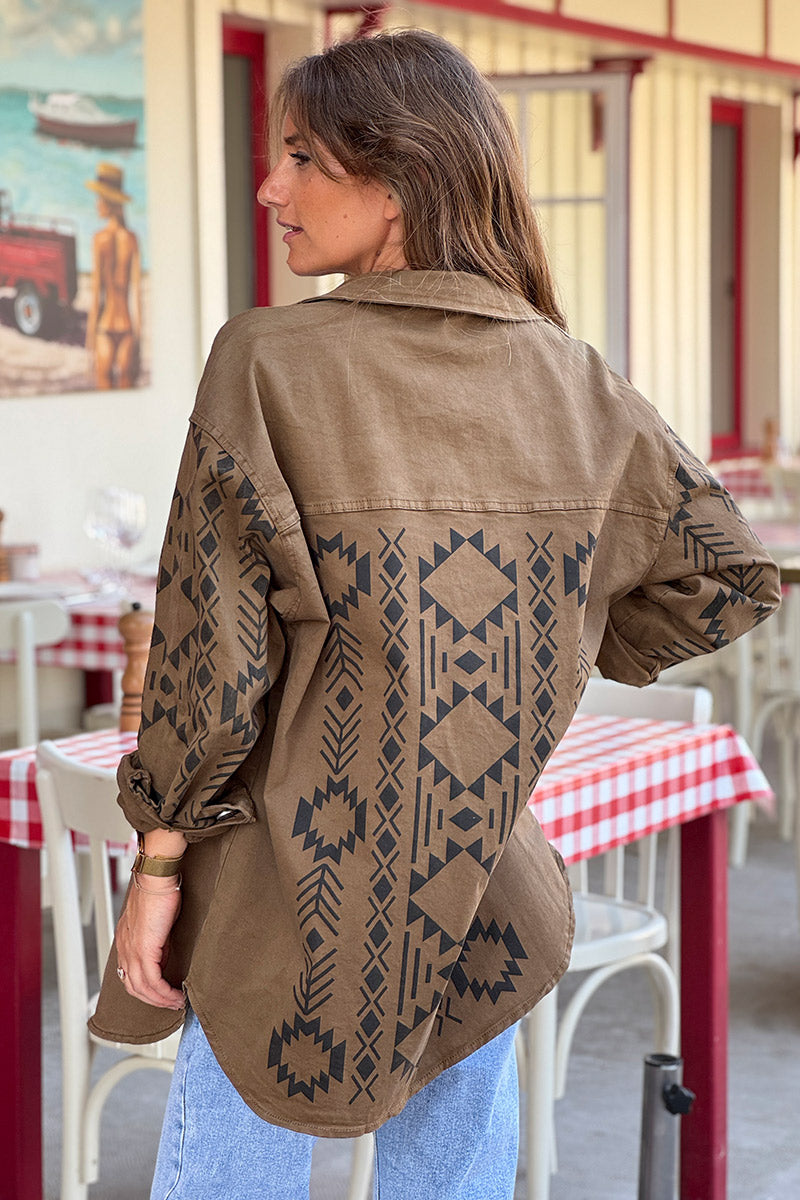 Veste longue en jean camel style surchemise imprimé aztèque au dos