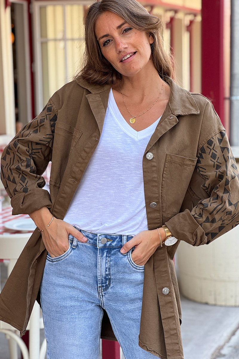 Veste longue en jean camel style surchemise imprimé aztèque au dos
