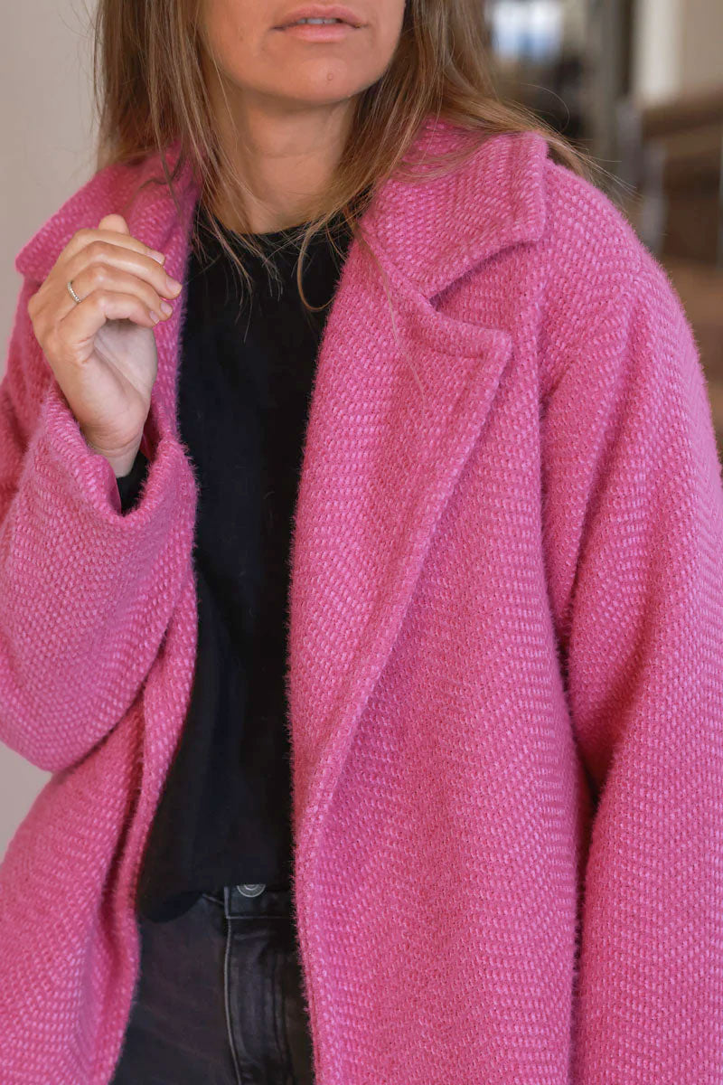 Veste manteau court fuchsia doublé maille chenille poches et bouton écaille