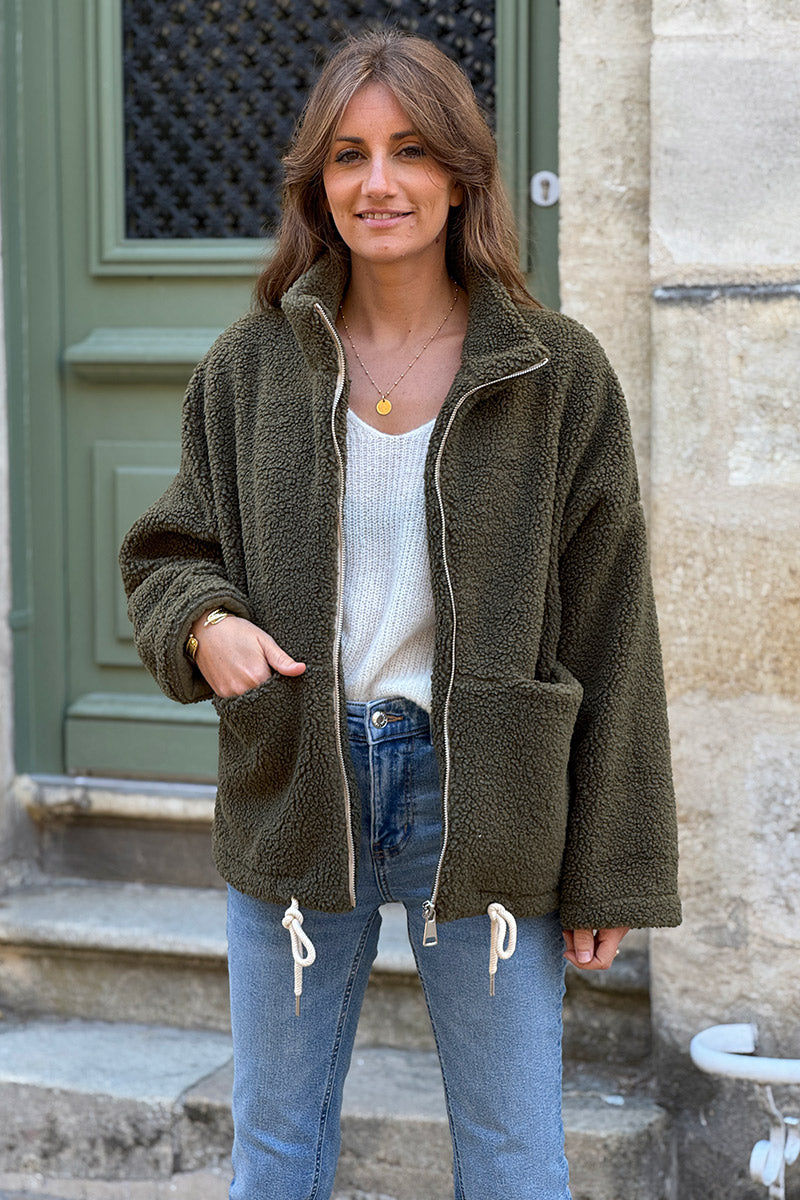Veste moumoute douce kaki resserable zip et grandes poches col montant
