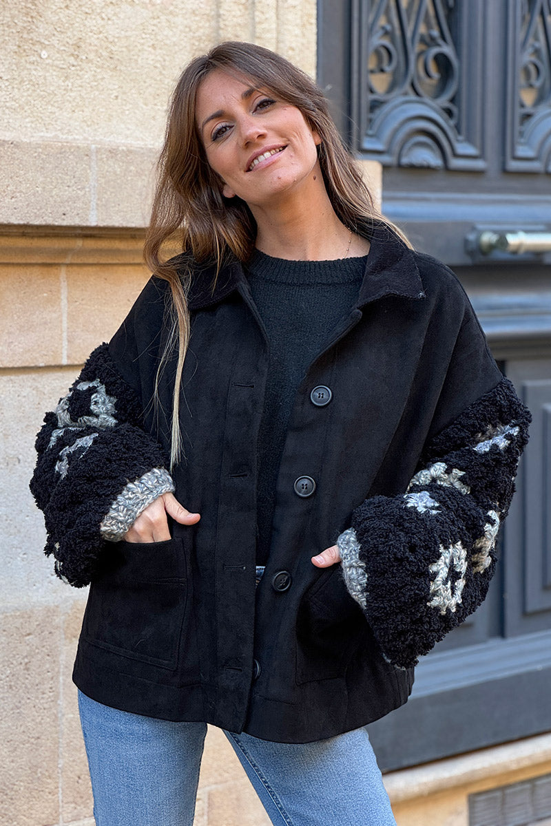 Veste noire en suédine souple manches longue en maille chenille et laine à motifs gris