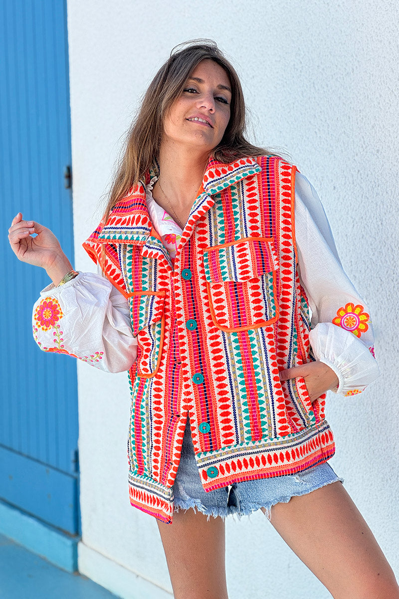 Veste sans manches à boutons broderie aztèque orange et dorée avec poches