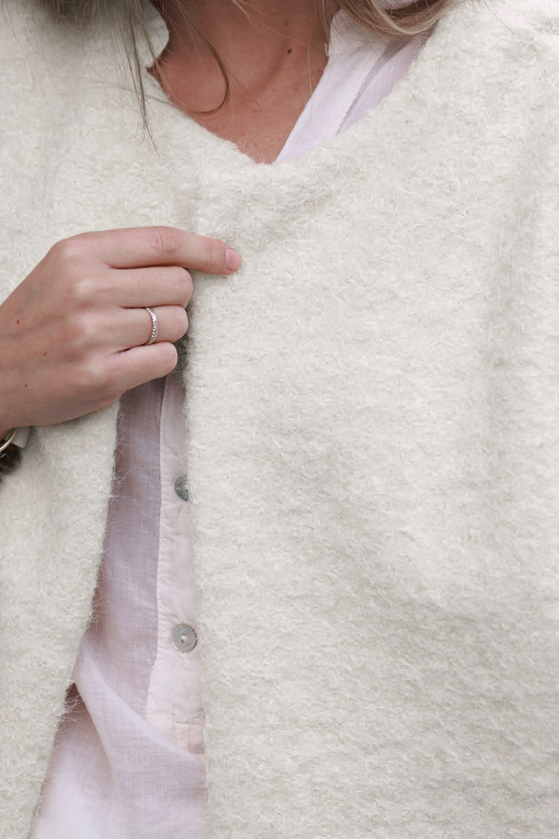 Off white Texture Knit Vest