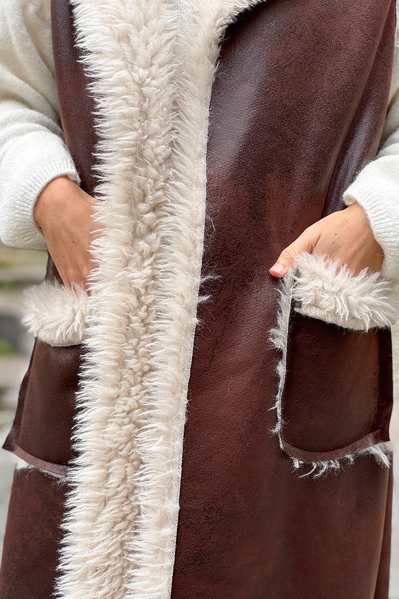 Veste sans manches marron fourrée fausse fourrure