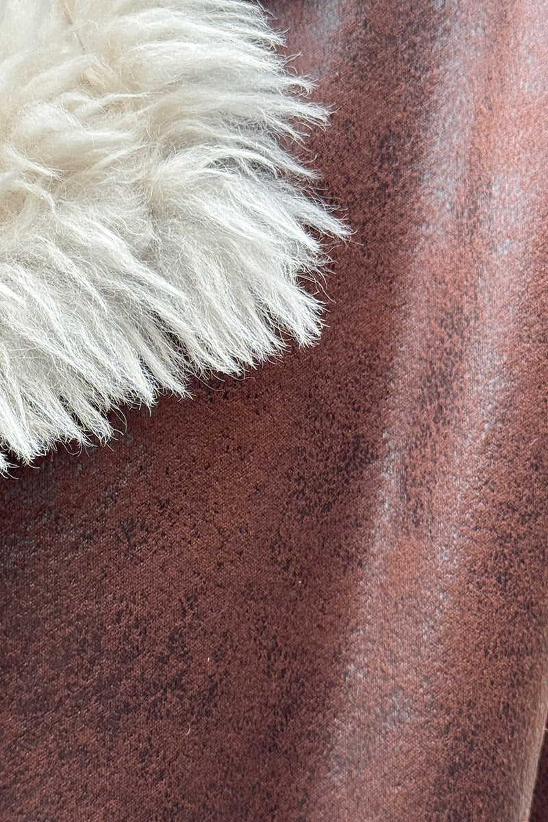 Veste sans manches marron fourrée fausse fourrure