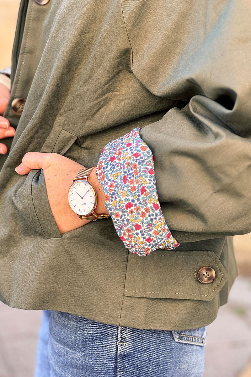 Veste style trench court kaki avec boutons écaille poches et doublure fleurs liberty