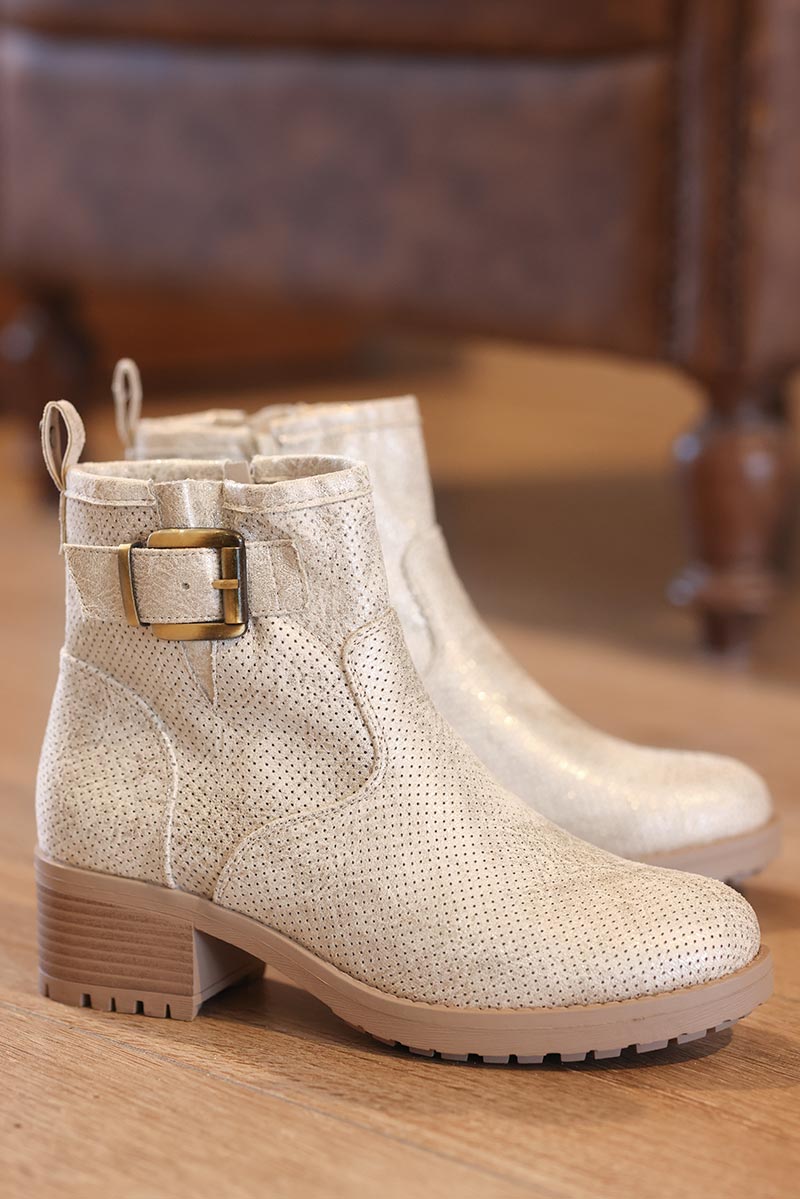 Boots gold en su dine souple ajour e avec boucle et petit talon