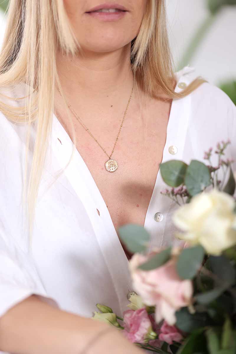 collier-dore-signe-astrologique-bijoux-zodiaque-cancer-femme-03 g014 (1)